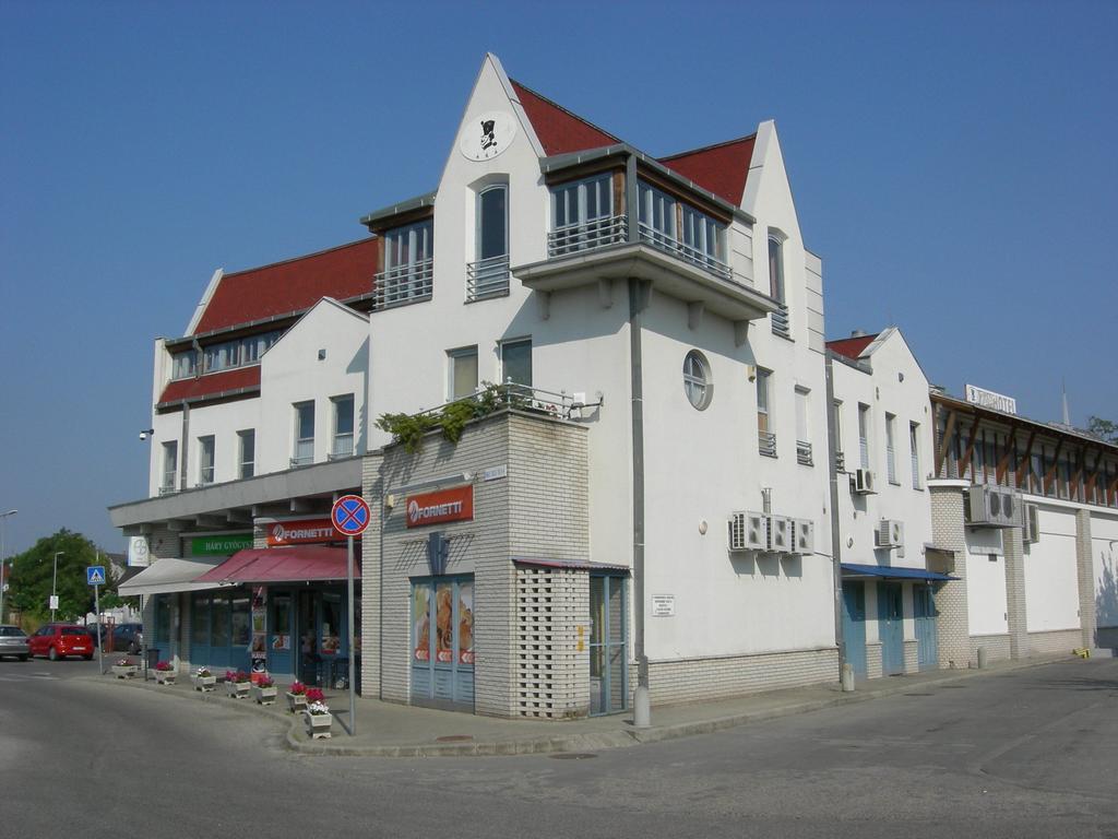 Hary Hotel Kecskemét Extérieur photo
