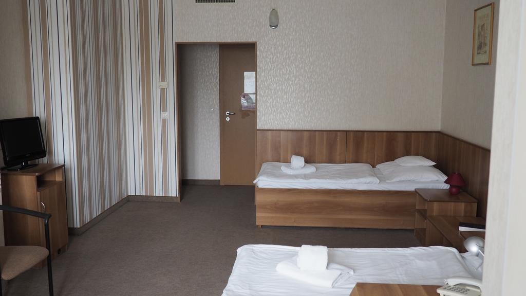 Hary Hotel Kecskemét Chambre photo