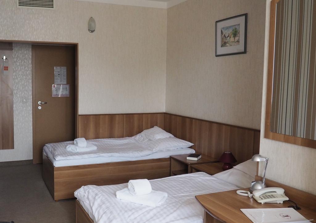 Hary Hotel Kecskemét Chambre photo