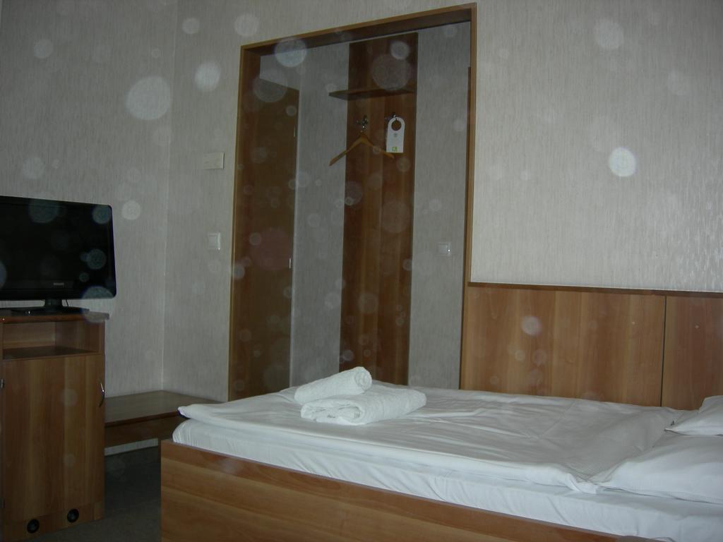 Hary Hotel Kecskemét Chambre photo