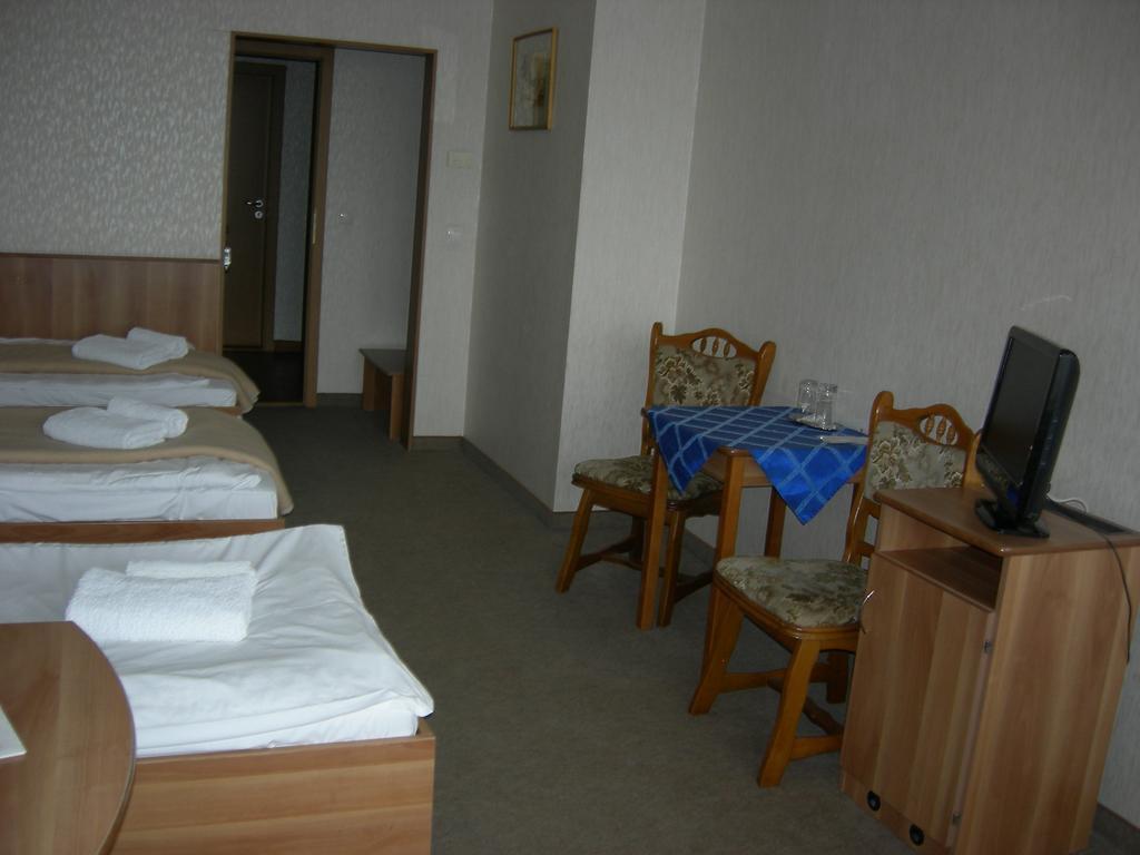 Hary Hotel Kecskemét Chambre photo